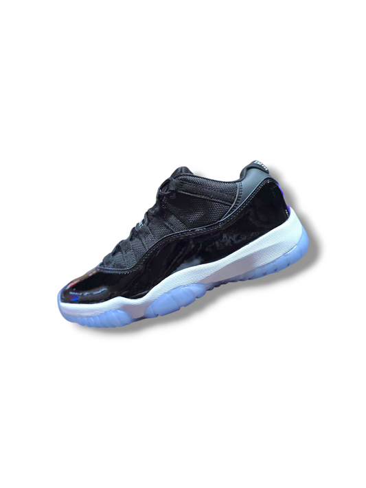 Jordan 11 Low "SPACE"