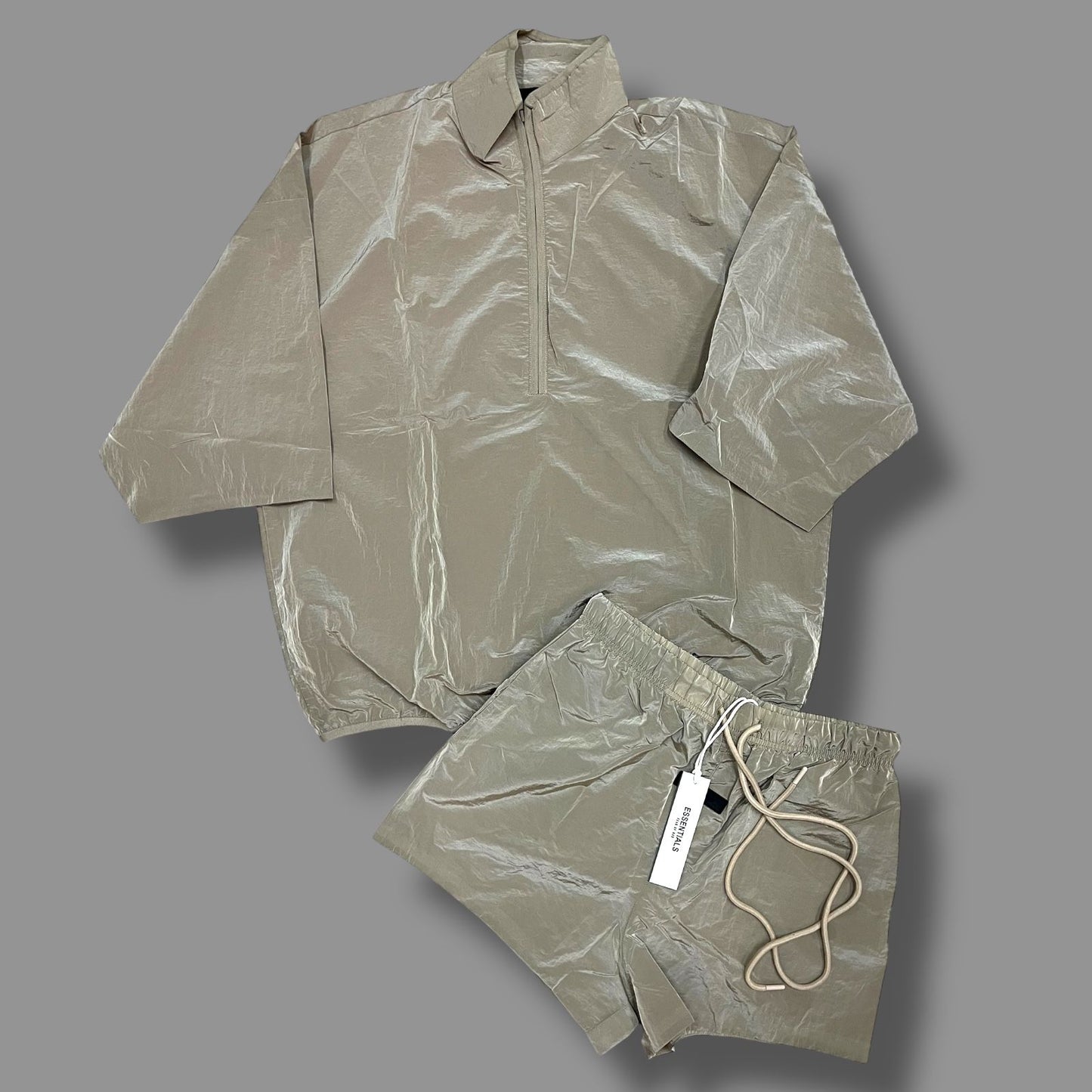 Conjunto ESSENTIALS
